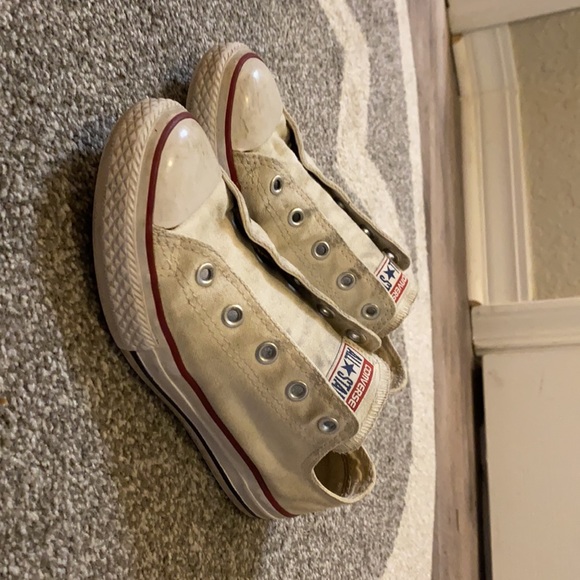 Kids size 2 (US) white Converse! - Picture 2 of 5